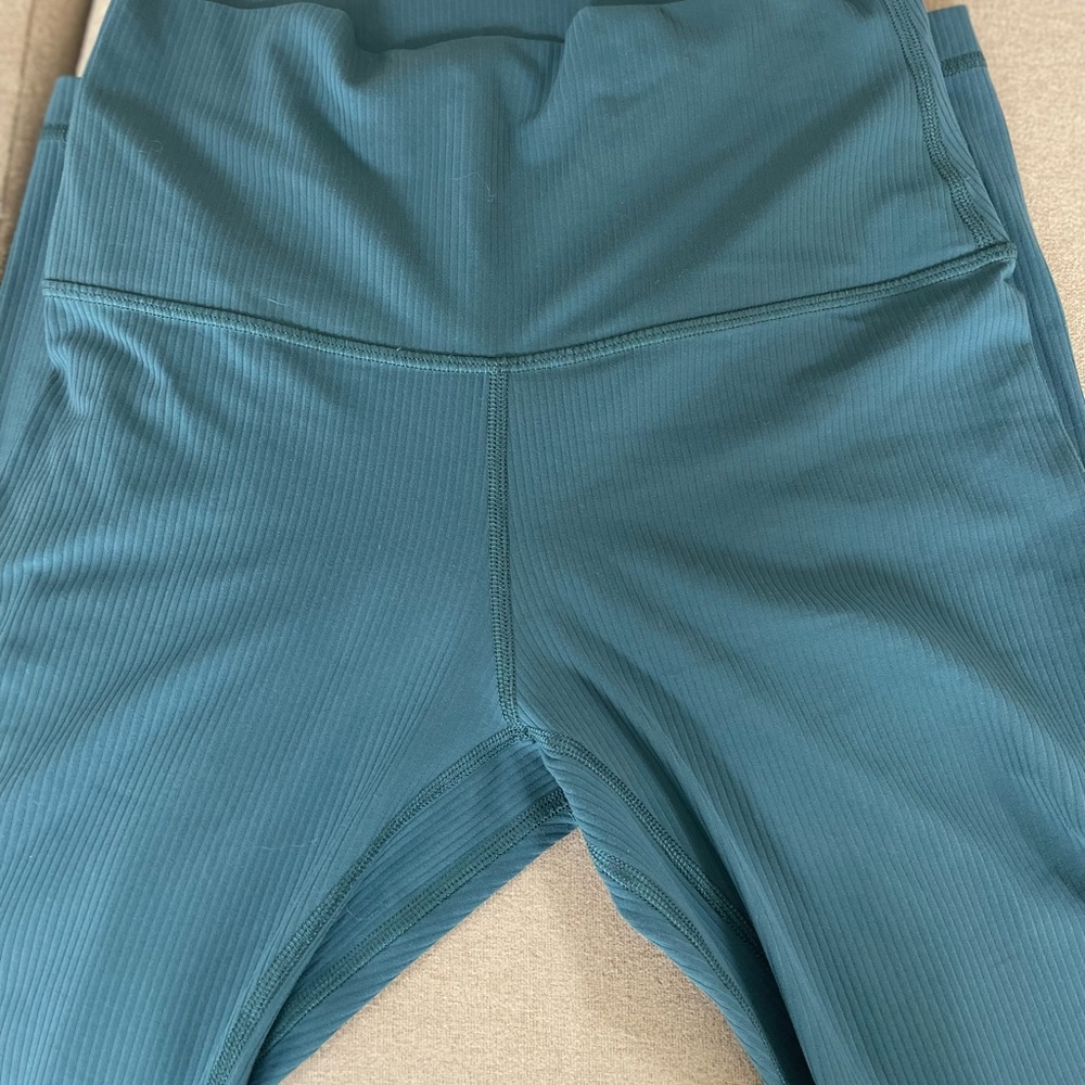 EUC Lululemon Align Ribbed Leggings Jasper Green size 6